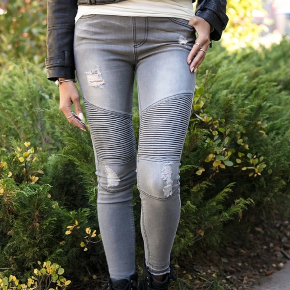Grace and Lace distressed moto pants